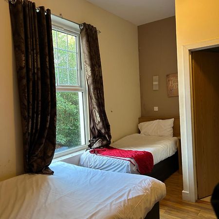 Crescent Hotel Reading Bagian luar foto