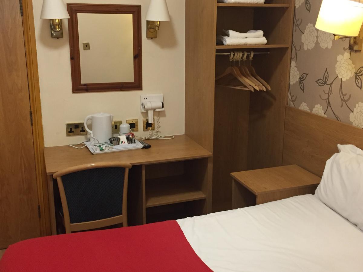 Crescent Hotel Reading Bagian luar foto