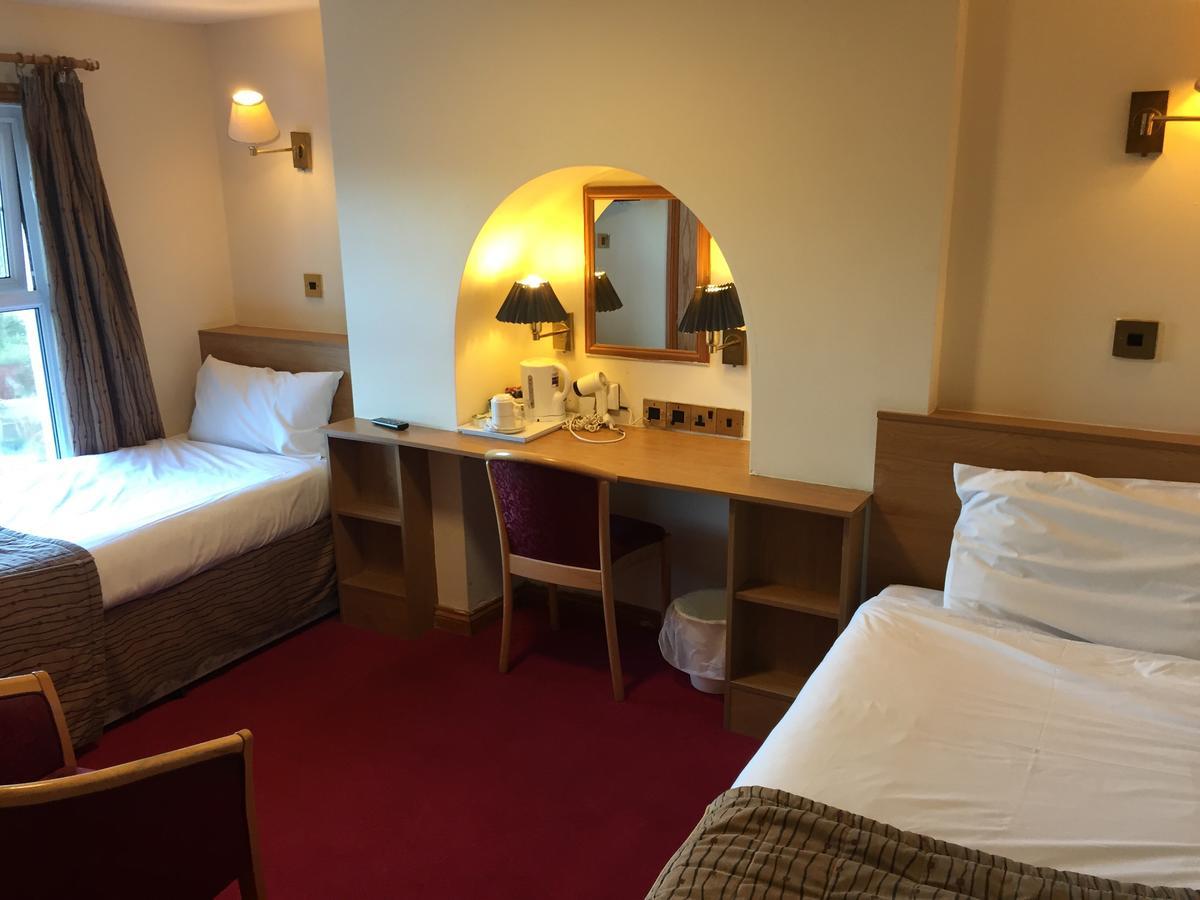 Crescent Hotel Reading Bagian luar foto
