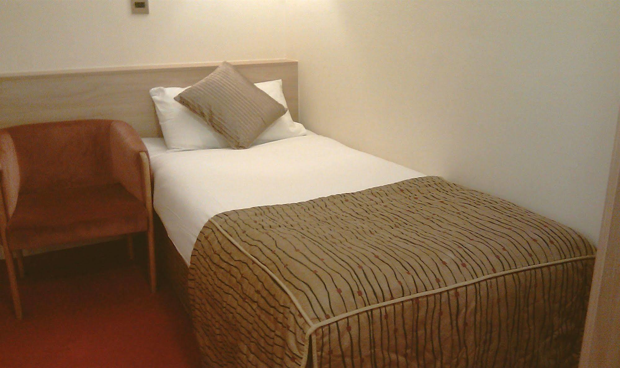 Crescent Hotel Reading Bagian luar foto